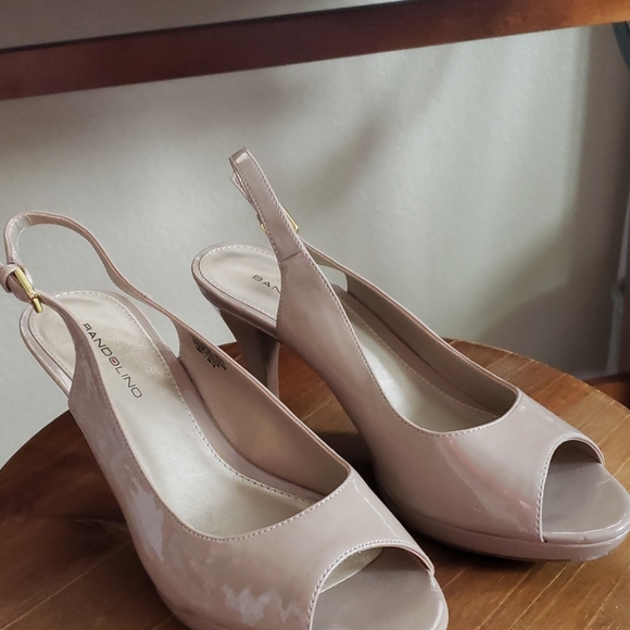 Shoes - Picture 1 of 3